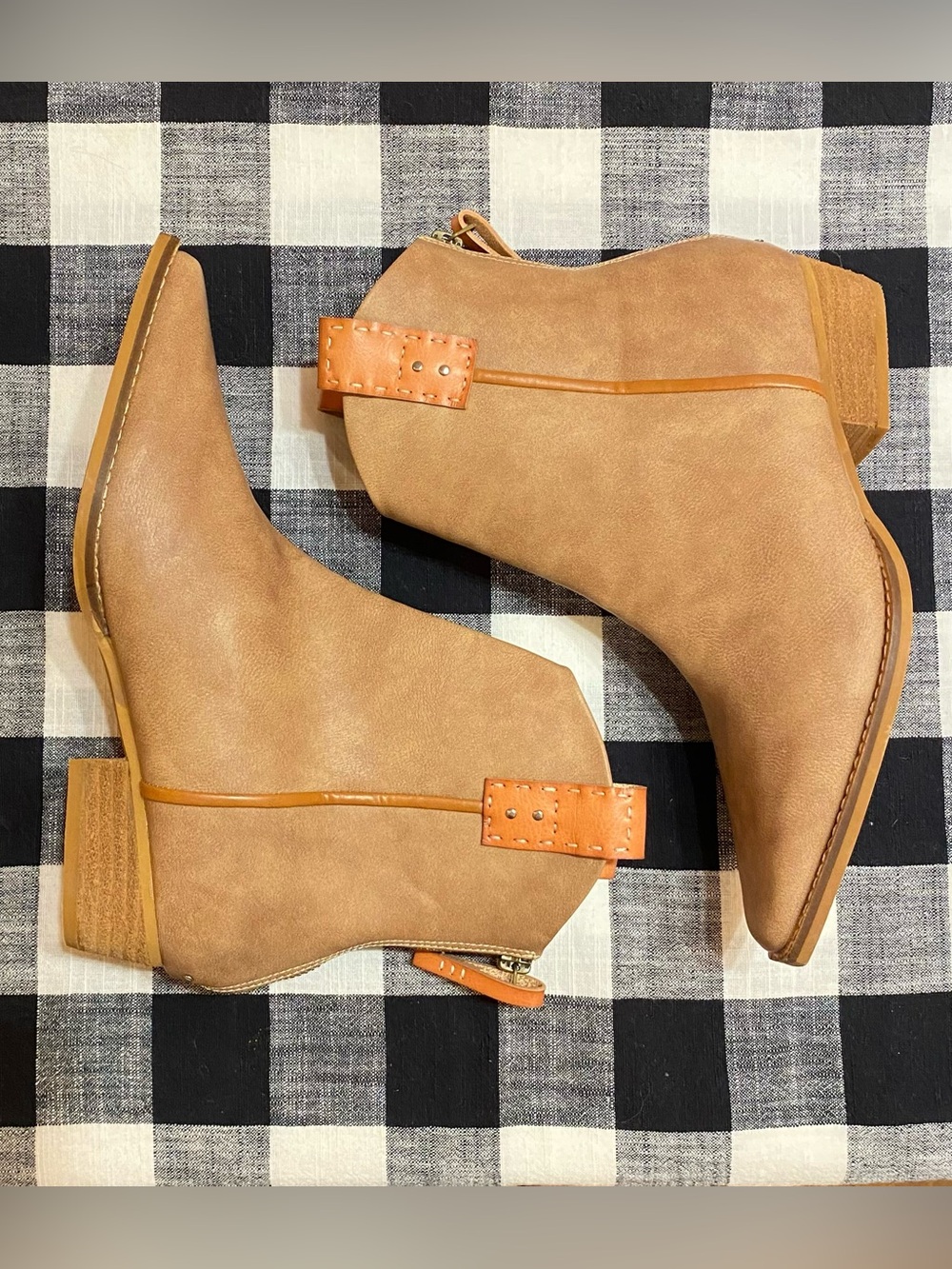 Arider Girl Free Reign Western Ankle Booties Square Point Toe Leather Heel SZ 8
